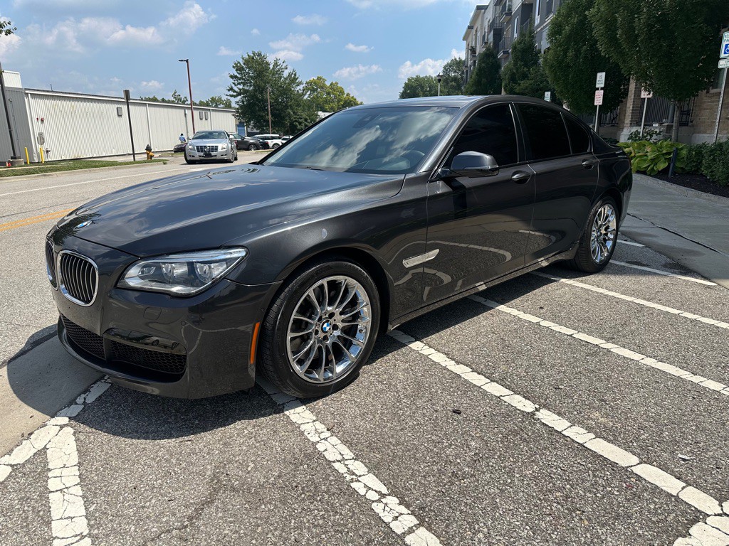 2015 BMW 7 Series Image 3