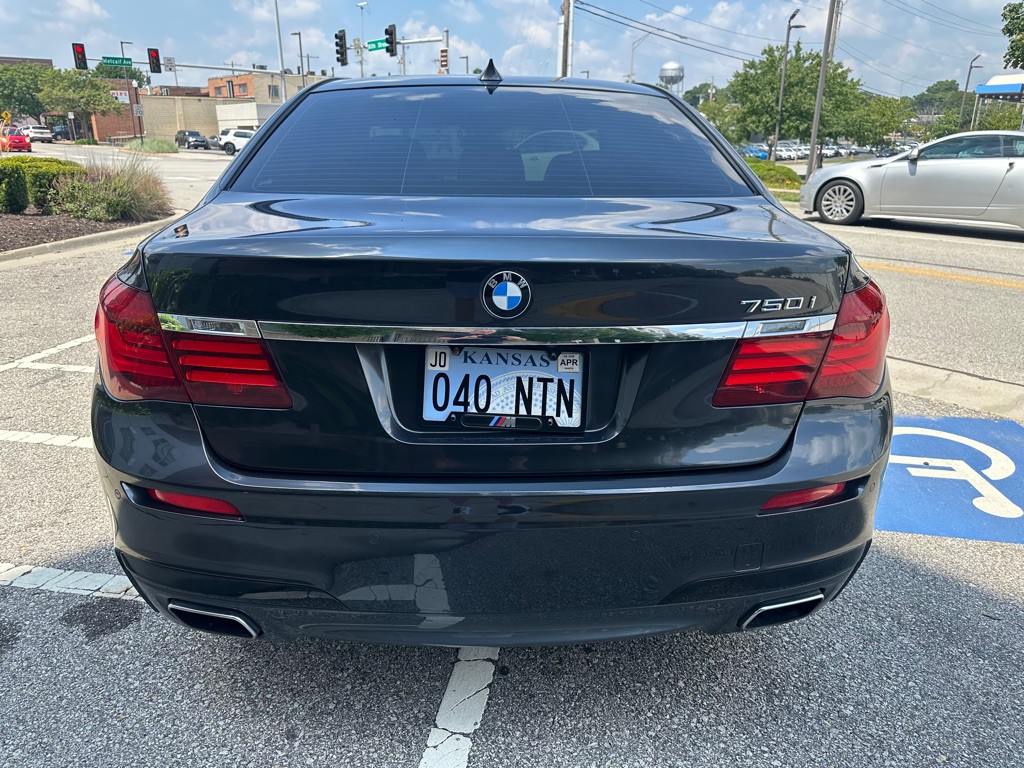 2015 BMW 7 Series Image 6