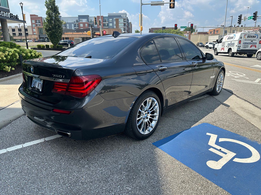 2015 BMW 7 Series Image 7