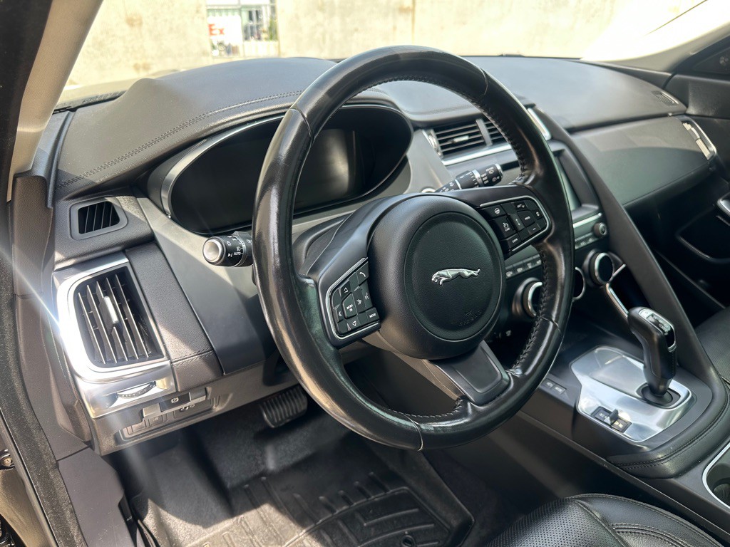 2018 Jaguar E-pace Image 10