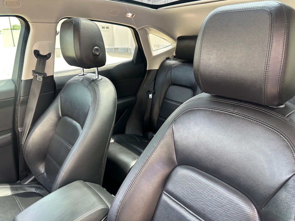 2018 Jaguar E-pace Image 16