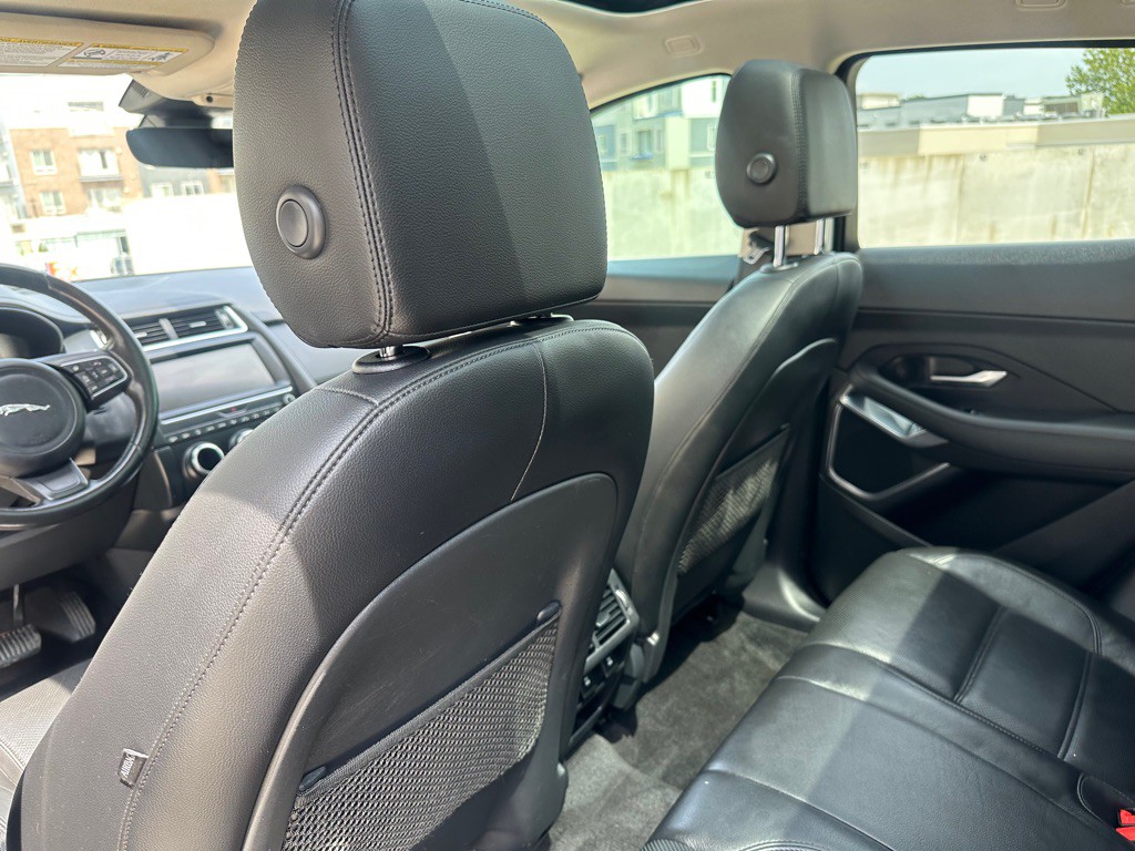 2018 Jaguar E-pace Image 17