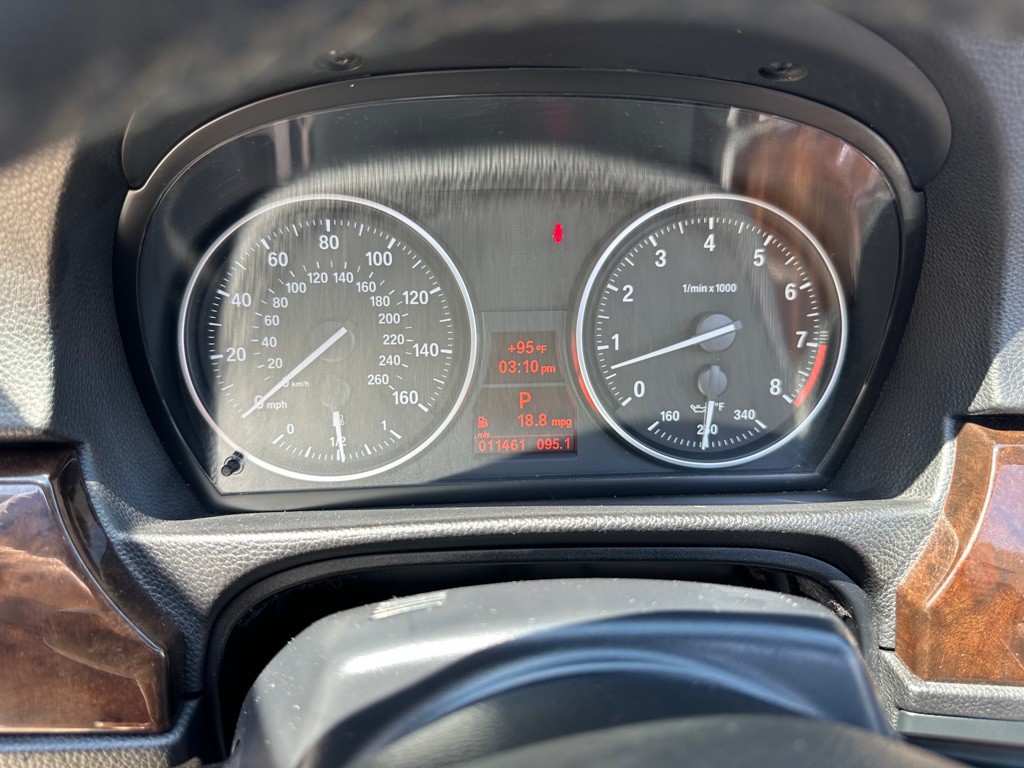 2011 BMW 3 Series Image 13