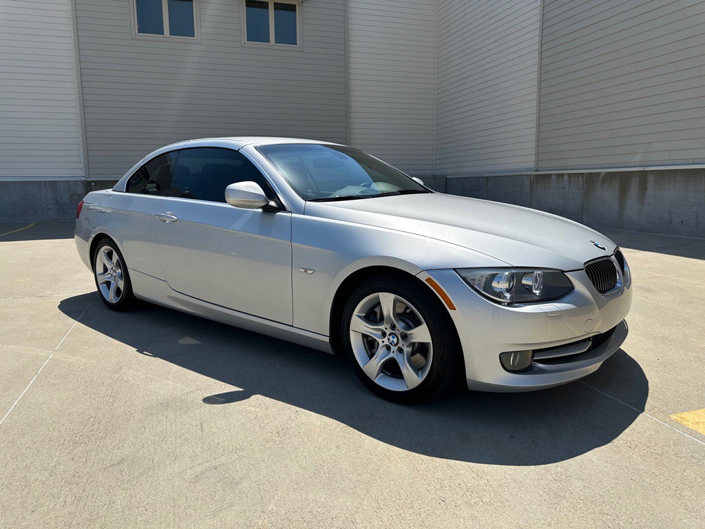 2011 BMW 3 Series Image 27