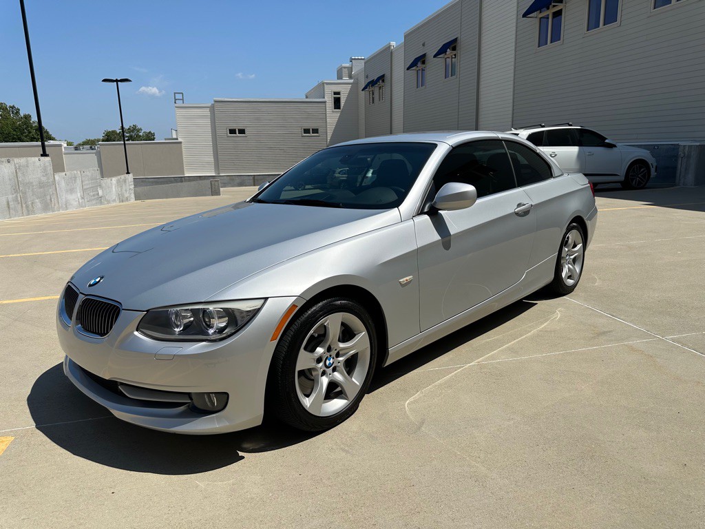 2011 BMW 3 Series Image 31