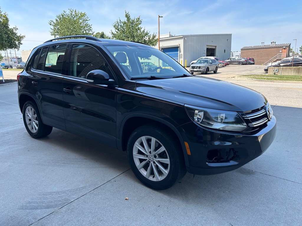 2017 Volkswagen Tiguan Image 1
