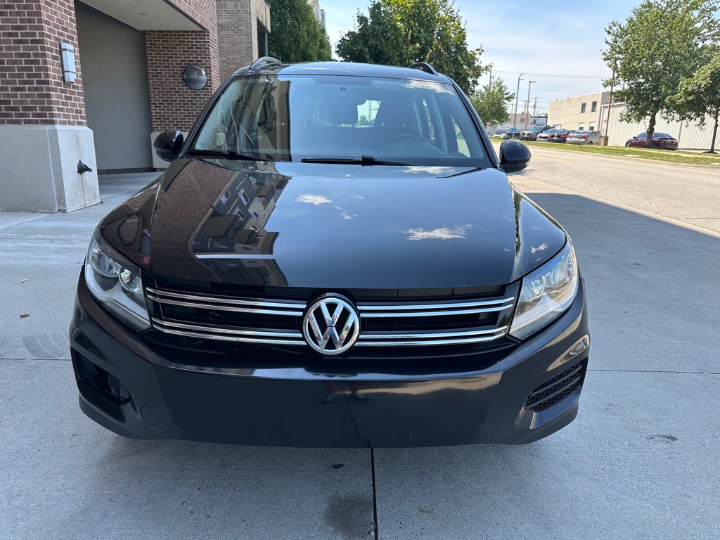 2017 Volkswagen Tiguan Image 2
