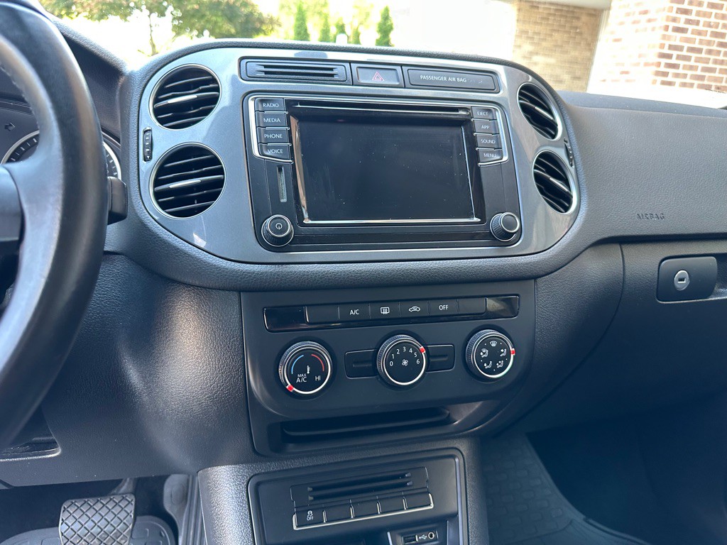 2017 Volkswagen Tiguan Image 11