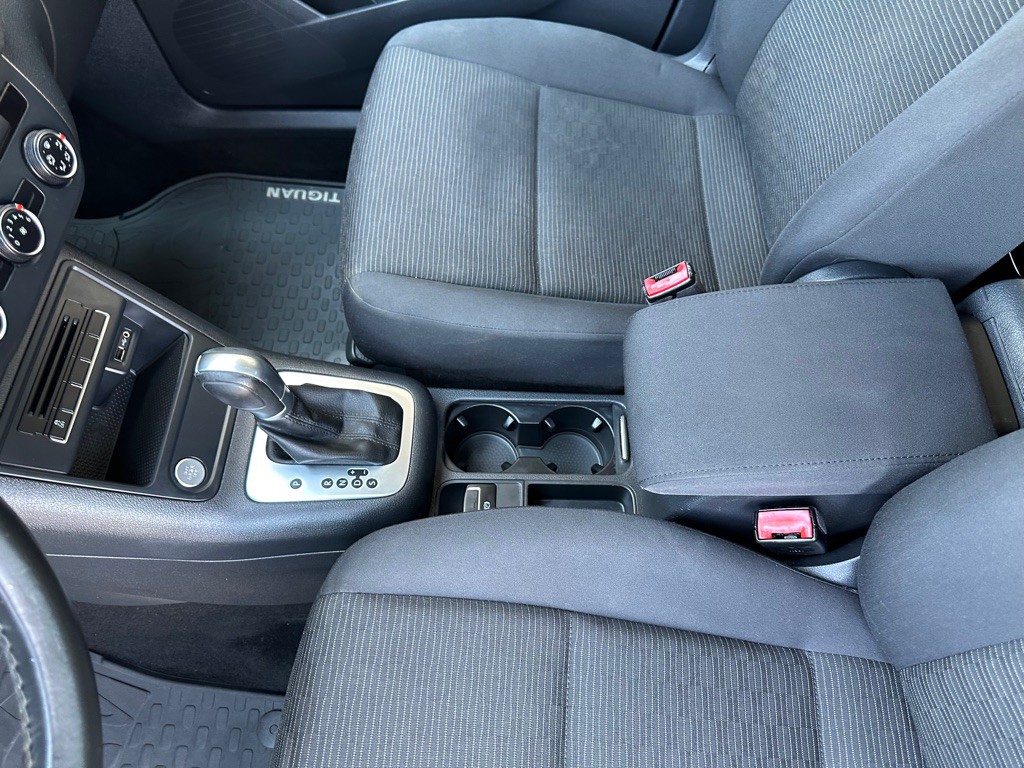 2017 Volkswagen Tiguan Image 12