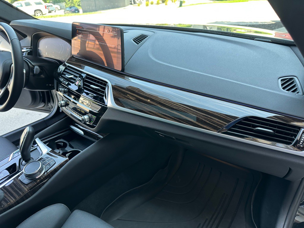 2023 BMW 5 Series Image 23