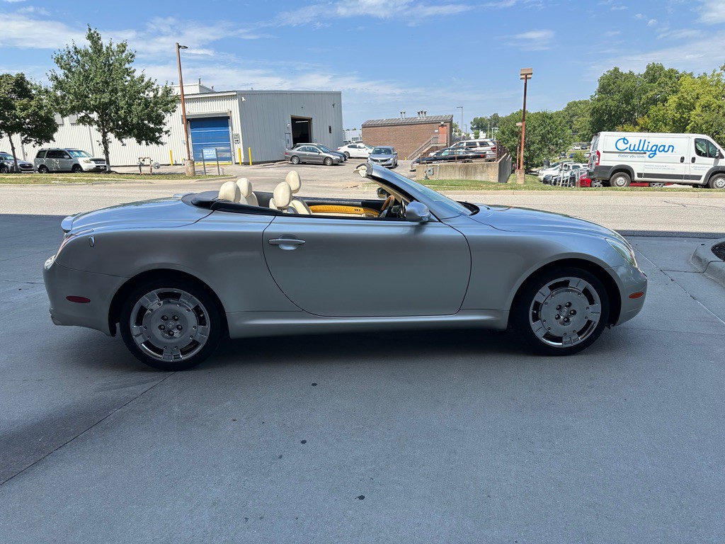 2002 Lexus SC Image 8