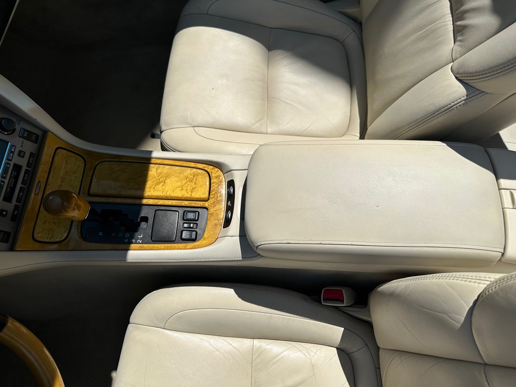2002 Lexus SC Image 12