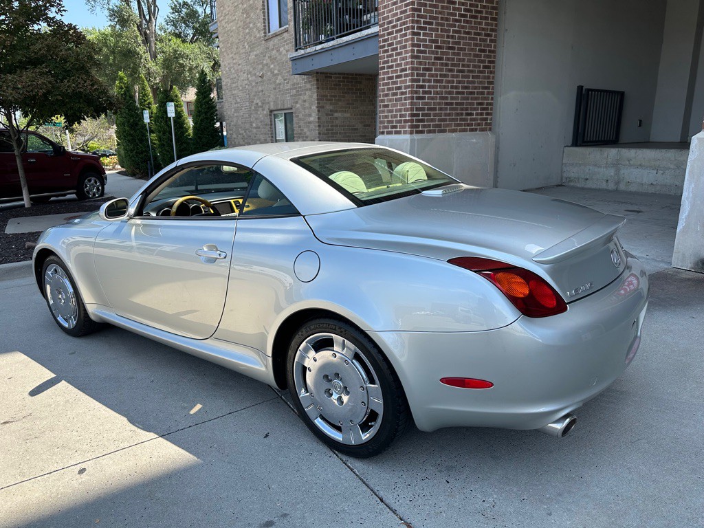 2002 Lexus SC Image 30