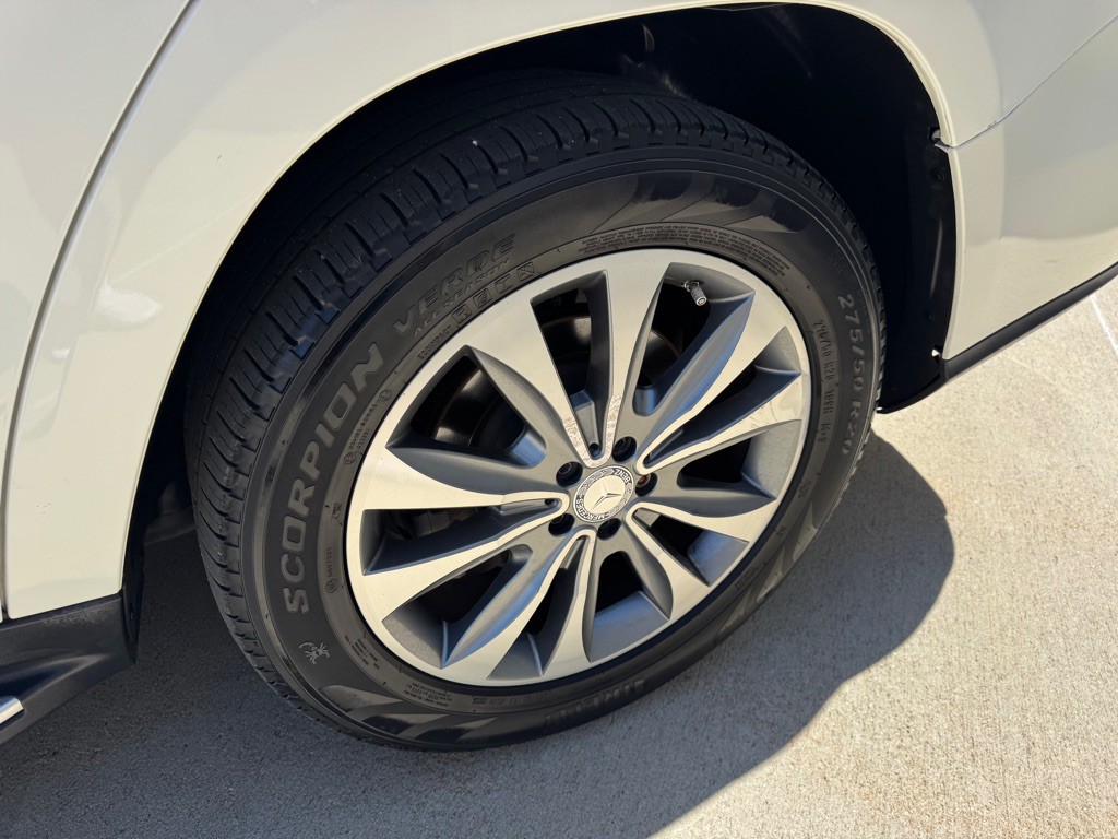2015 Mercedes-Benz GL-Class Image 9