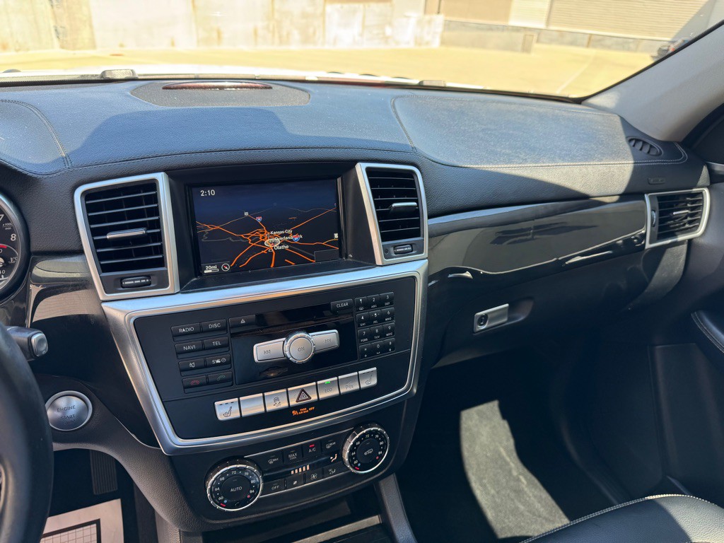 2015 Mercedes-Benz GL-Class Image 16