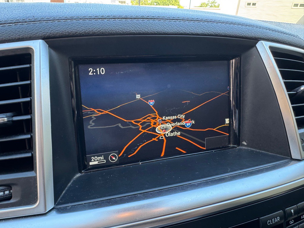 2015 Mercedes-Benz GL-Class Image 17
