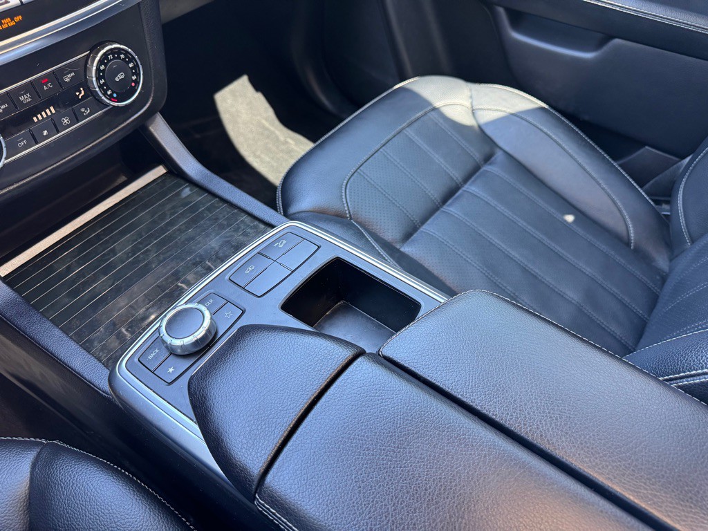 2015 Mercedes-Benz GL-Class Image 21