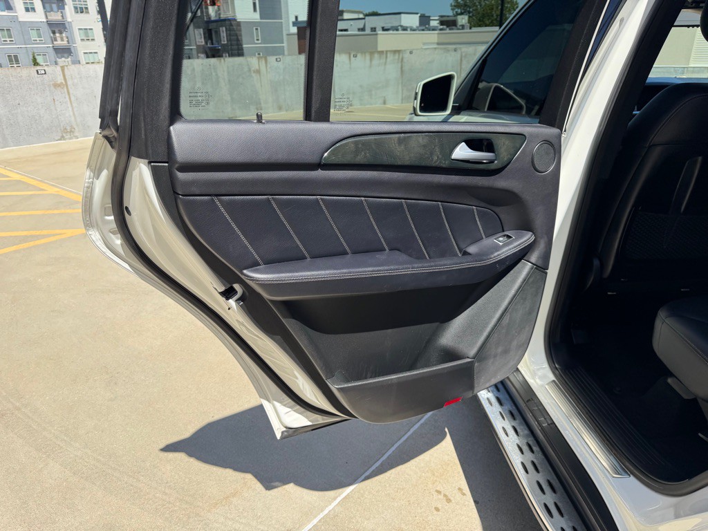 2015 Mercedes-Benz GL-Class Image 22