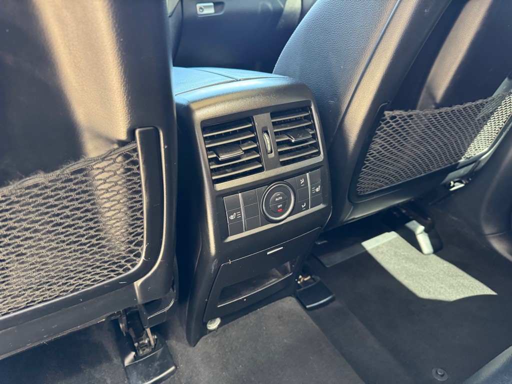 2015 Mercedes-Benz GL-Class Image 24
