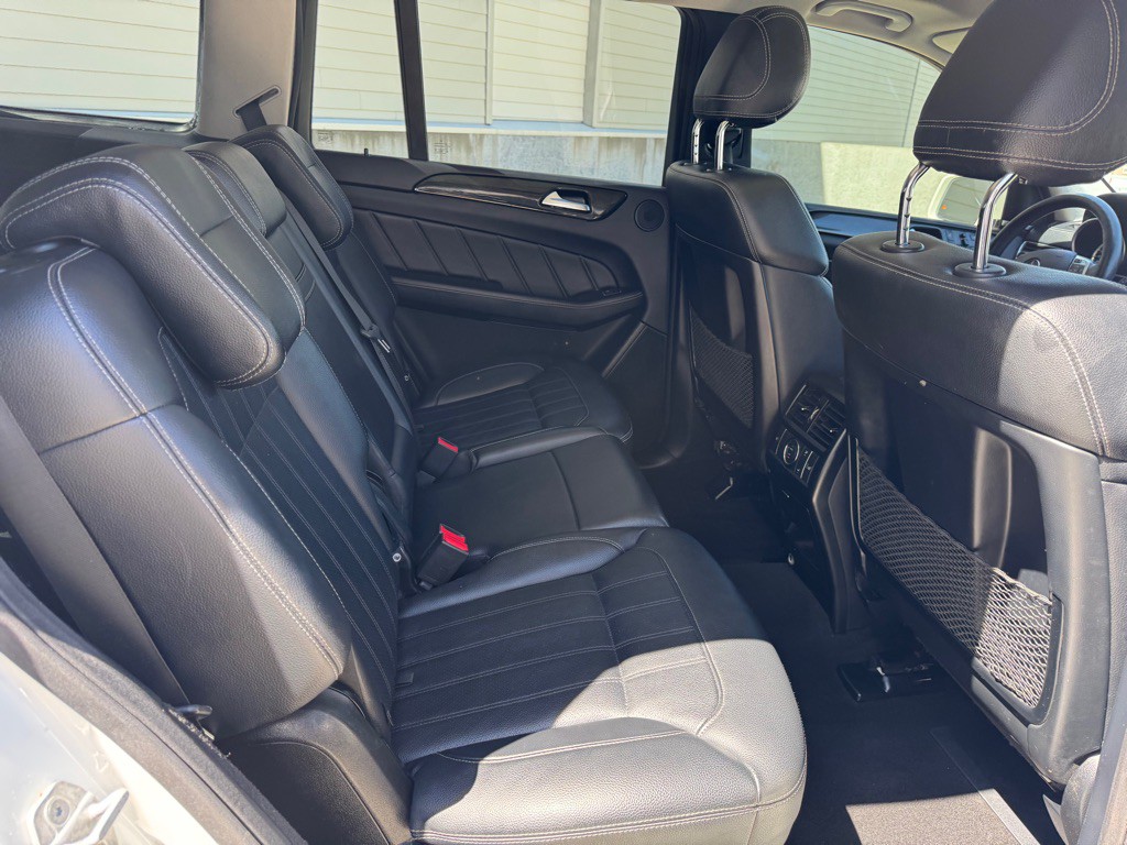 2015 Mercedes-Benz GL-Class Image 28