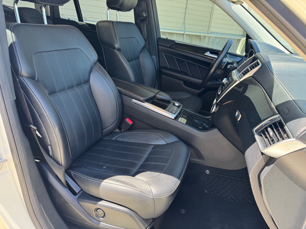 2015 Mercedes-Benz GL-Class Image 31