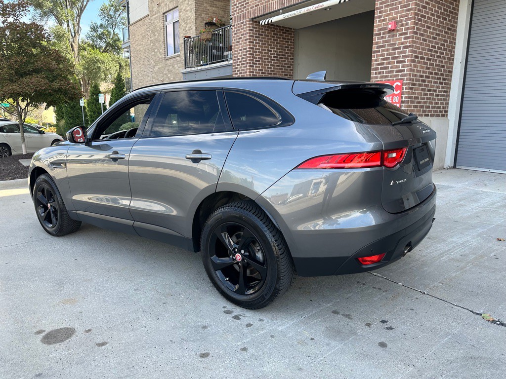 2018 Jaguar F-PACE Image 5