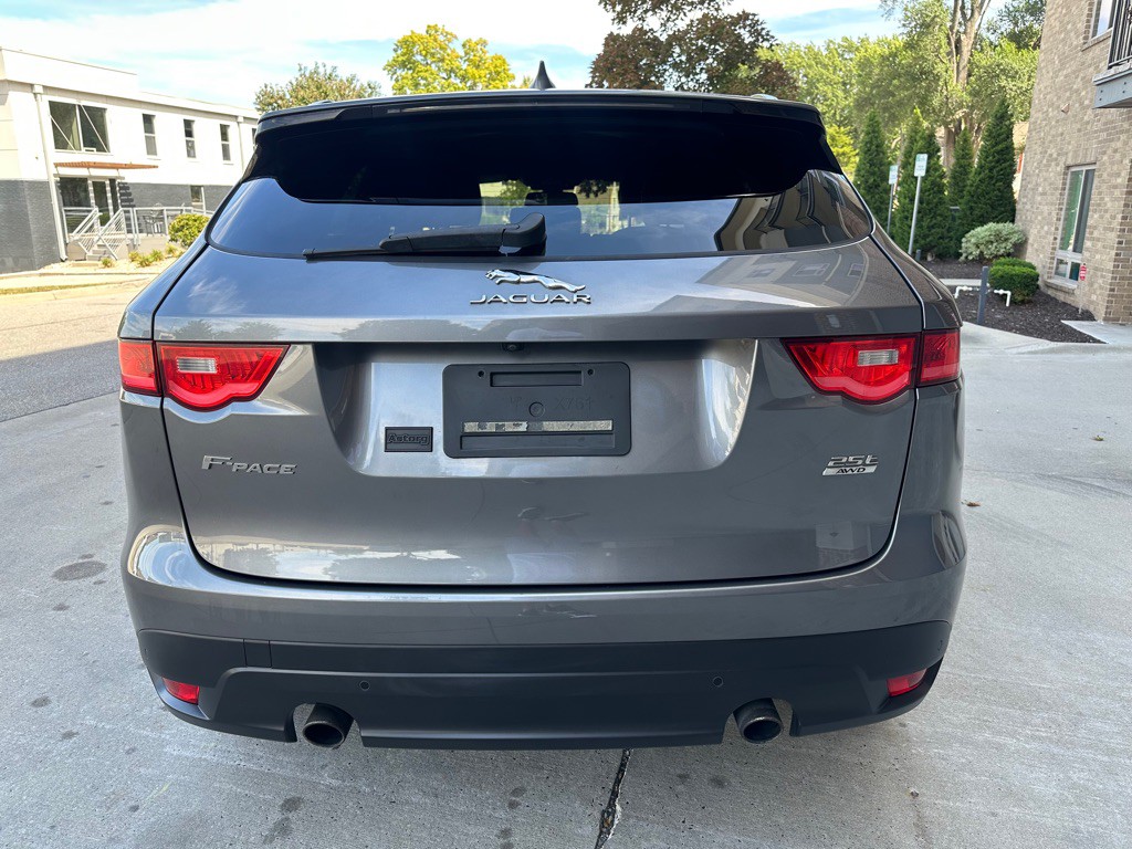 2018 Jaguar F-PACE Image 6