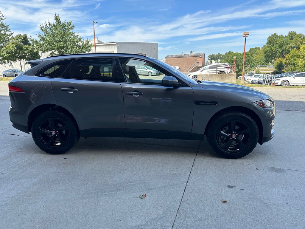 2018 Jaguar F-PACE Image 8