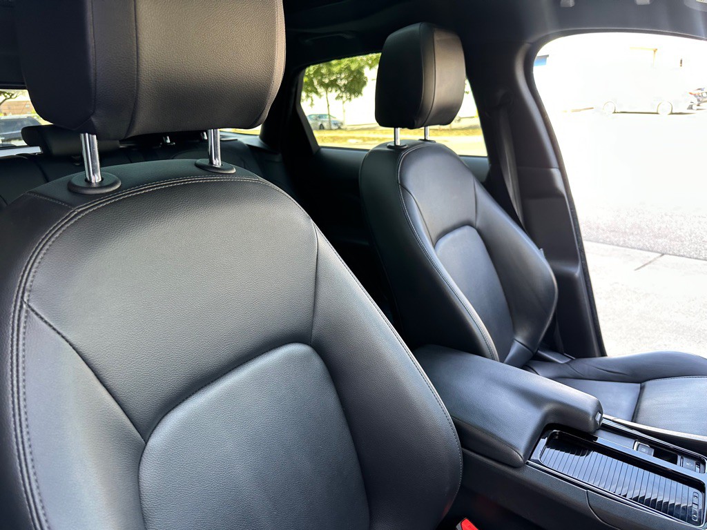 2018 Jaguar F-PACE Image 26