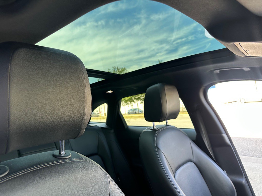 2018 Jaguar F-PACE Image 27