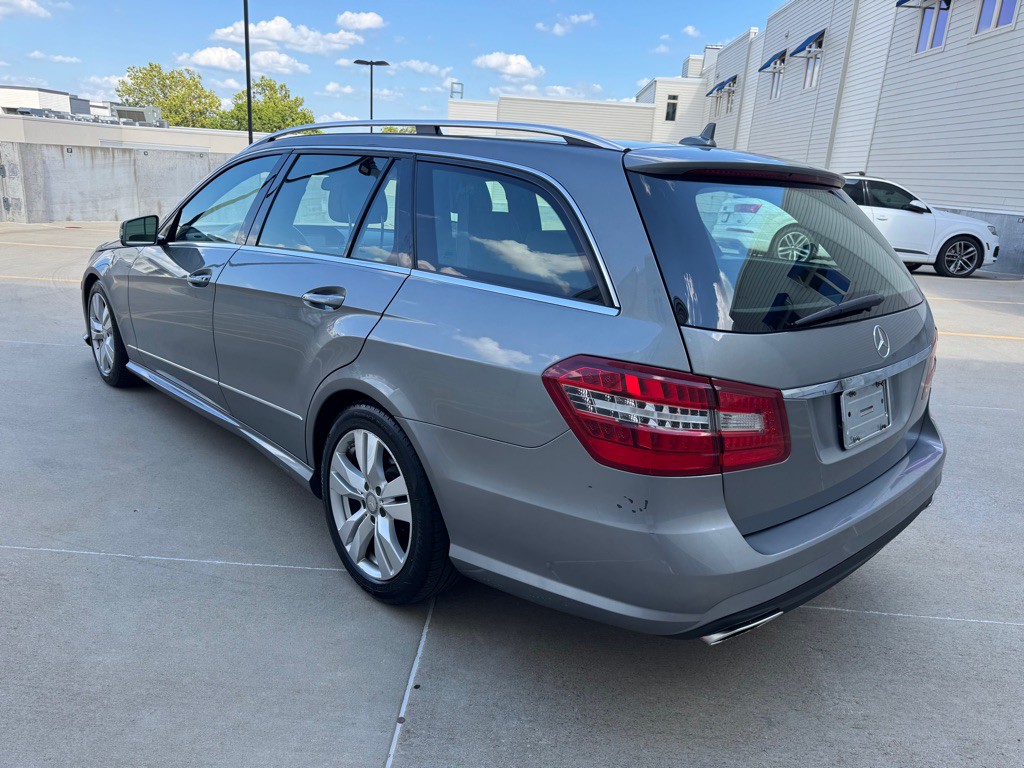 2011 Mercedes-Benz E-Class Image 5