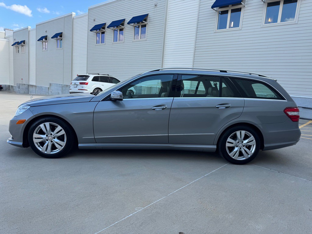 2011 Mercedes-Benz E-Class Image 6