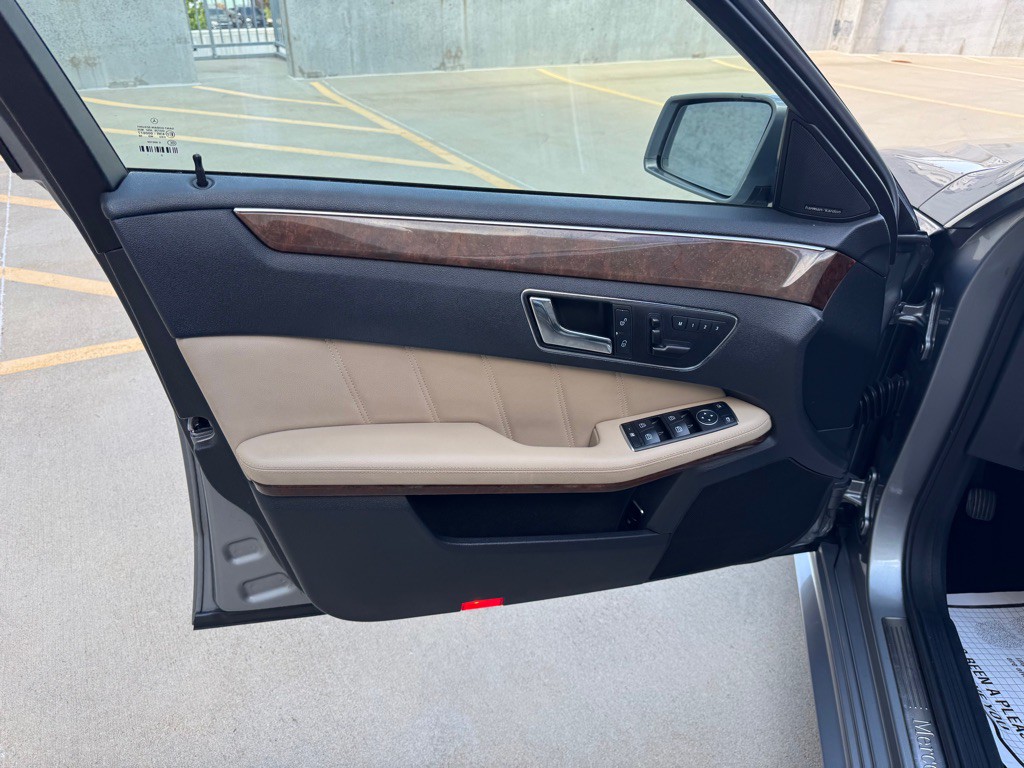 2011 Mercedes-Benz E-Class Image 9