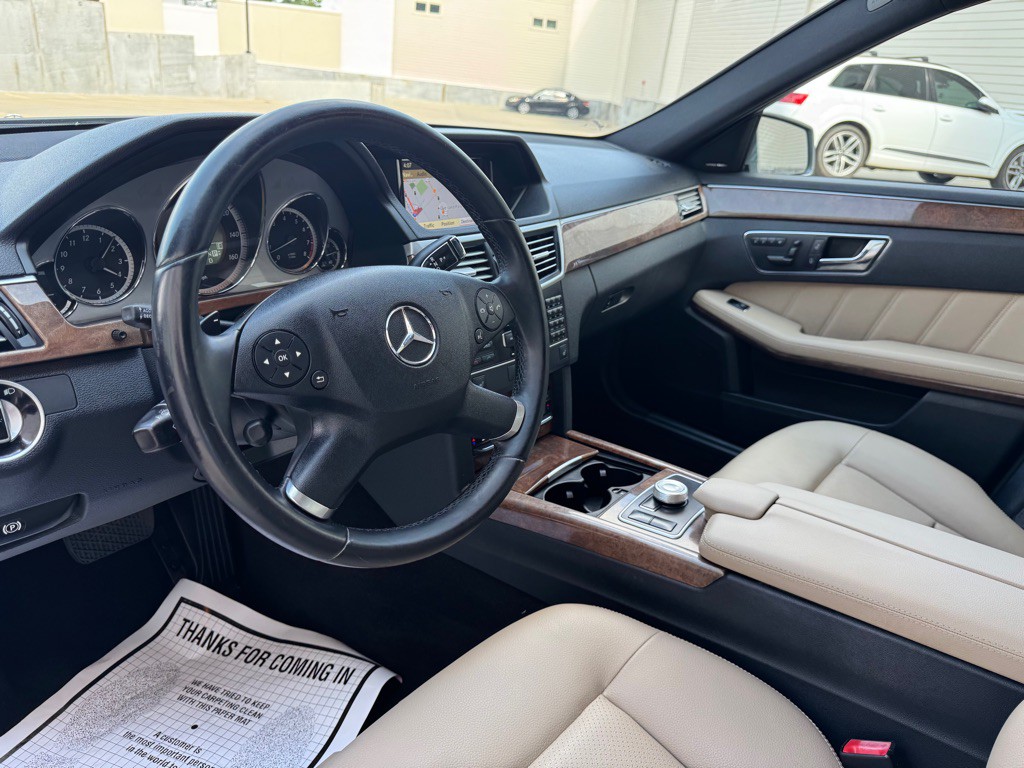 2011 Mercedes-Benz E-Class Image 10