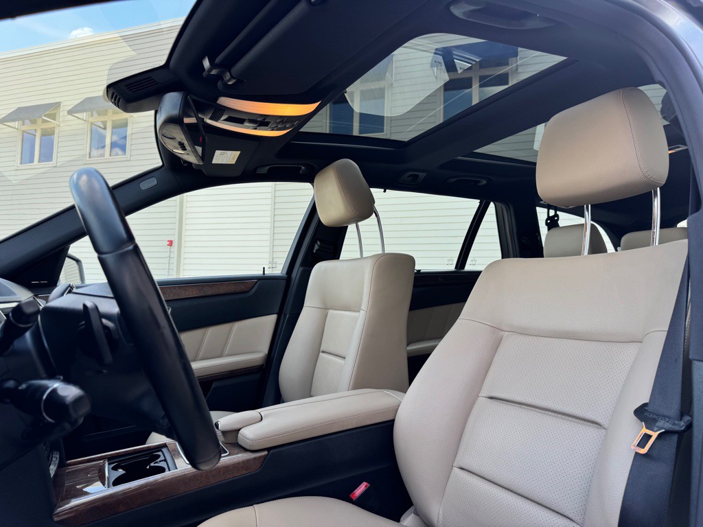 2011 Mercedes-Benz E-Class Image 11