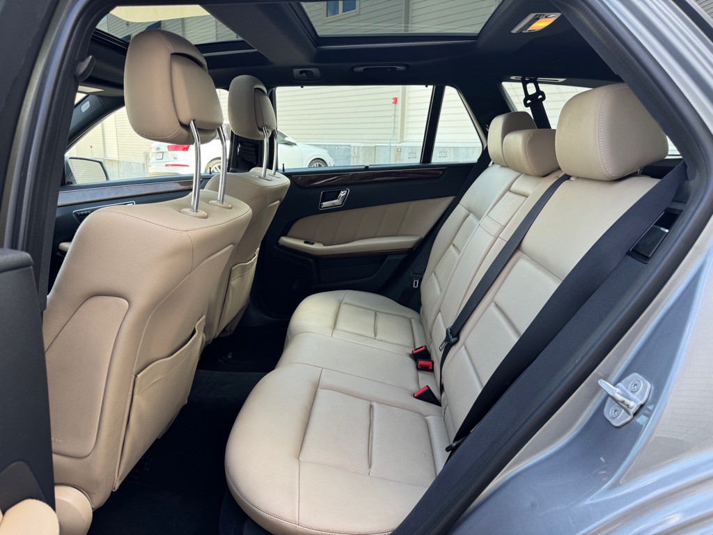 2011 Mercedes-Benz E-Class Image 21