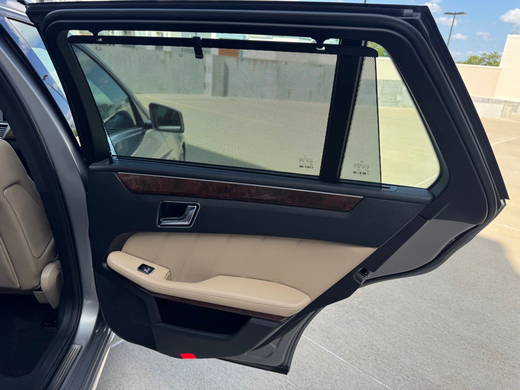 2011 Mercedes-Benz E-Class Image 24