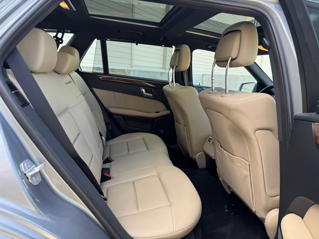 2011 Mercedes-Benz E-Class Image 25