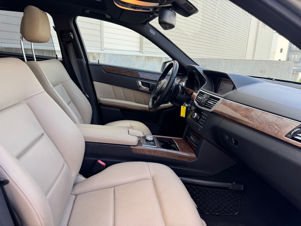 2011 Mercedes-Benz E-Class Image 27