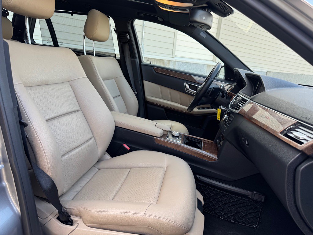 2011 Mercedes-Benz E-Class Image 28