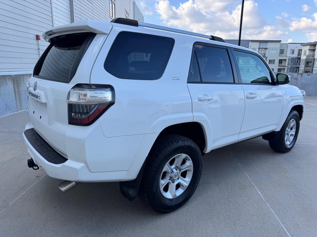 2020 Toyota 4Runner Image 3