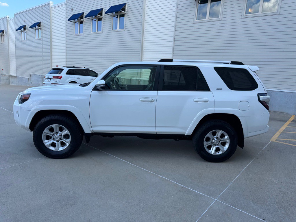 2020 Toyota 4Runner Image 6