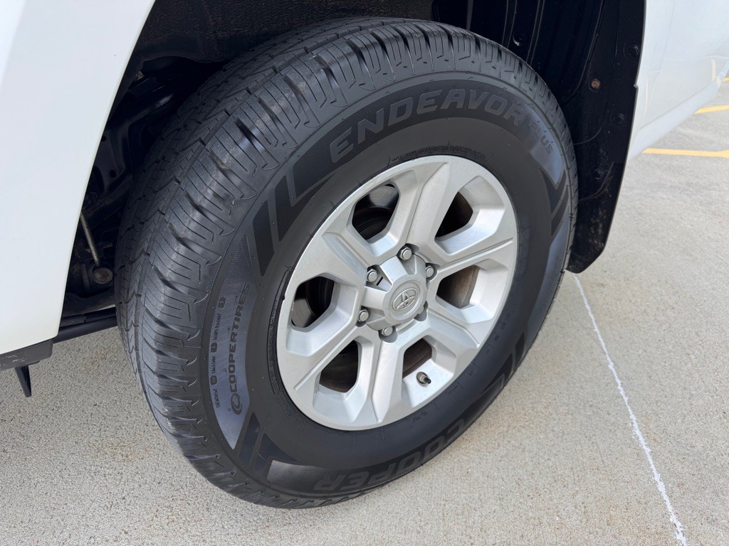 2020 Toyota 4Runner Image 9