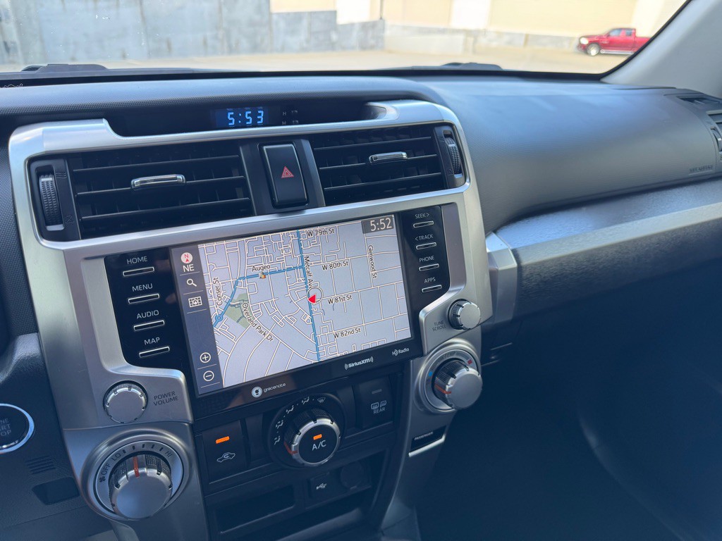 2020 Toyota 4Runner Image 16