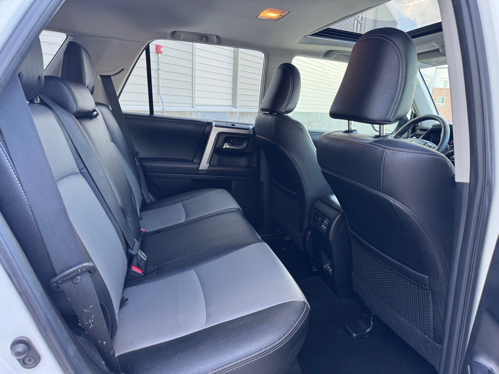 2020 Toyota 4Runner Image 25