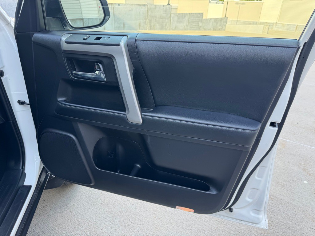 2020 Toyota 4Runner Image 26
