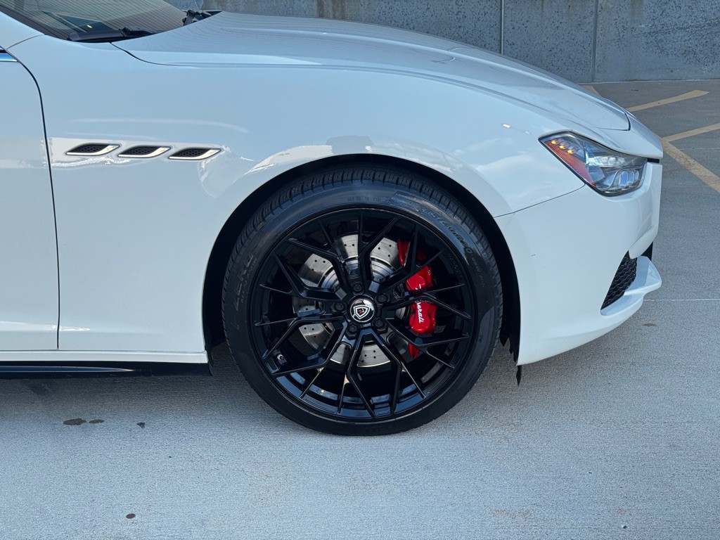 2016 Maserati Ghibli Image 9