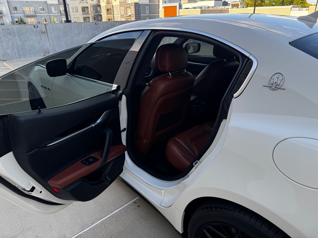 2016 Maserati Ghibli Image 16