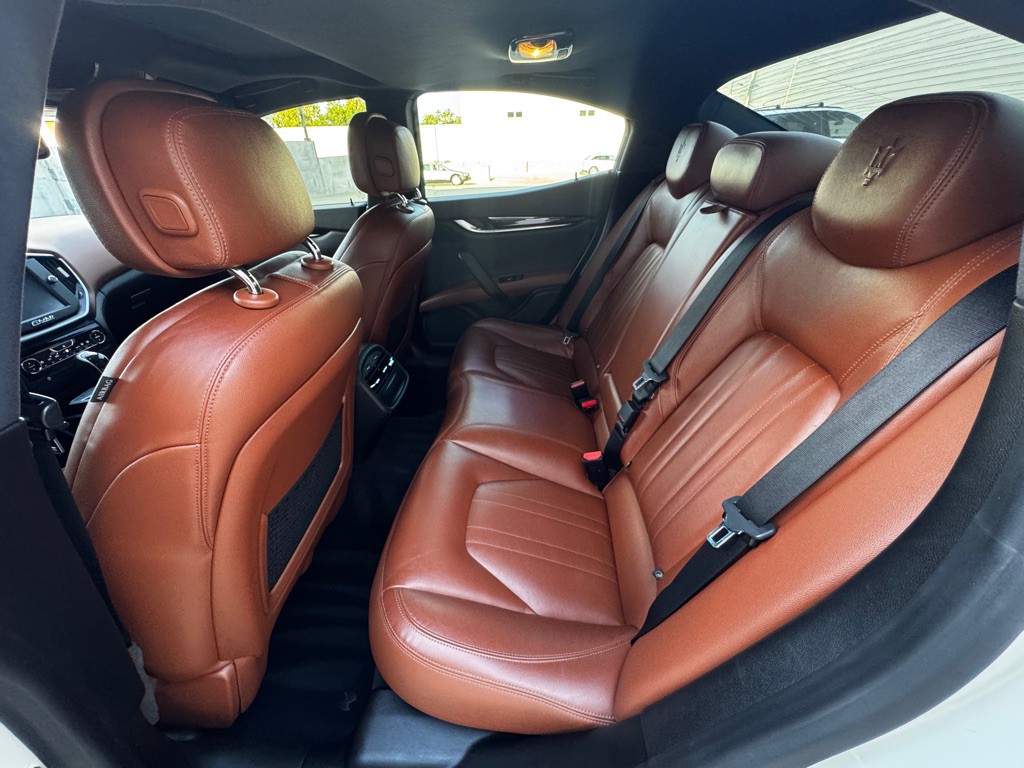 2016 Maserati Ghibli Image 17