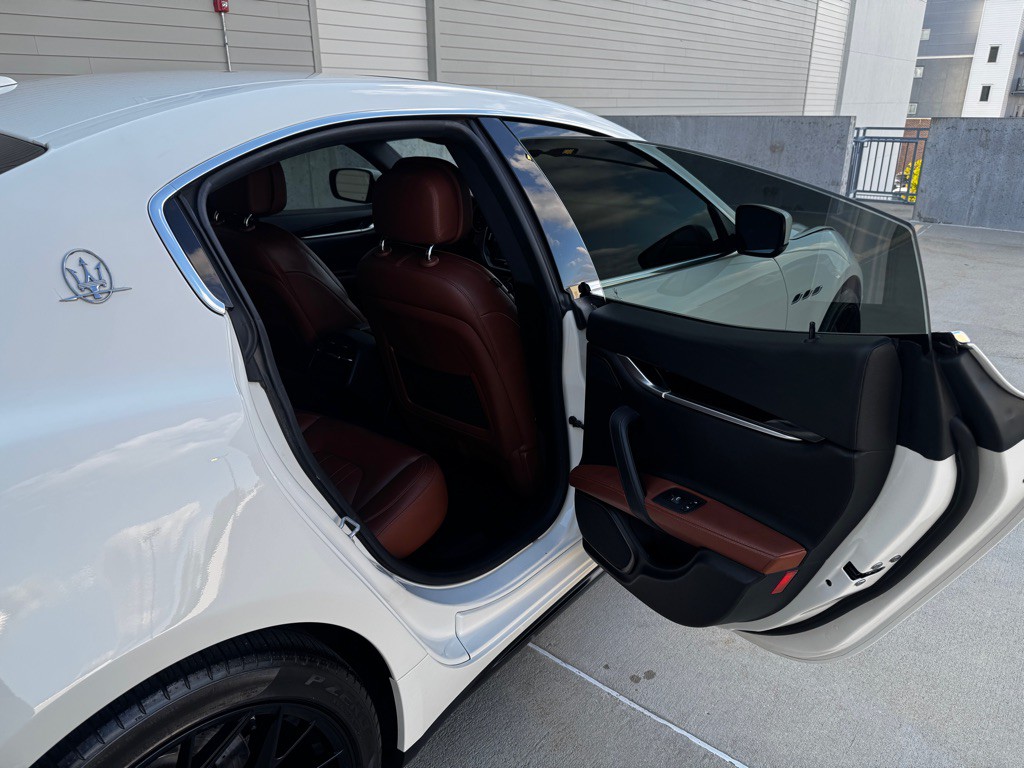 2016 Maserati Ghibli Image 19